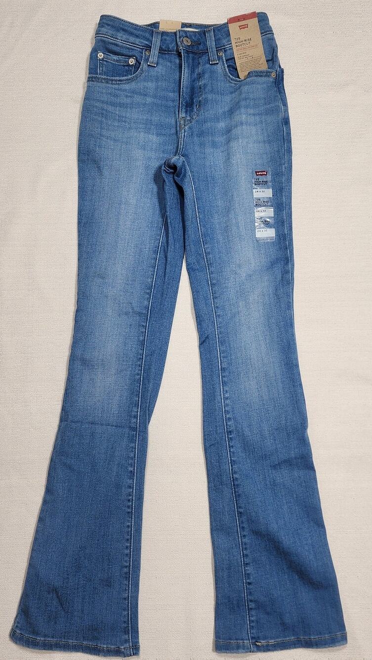 Levi's 725 high rise bootcut pants W24''x L32''